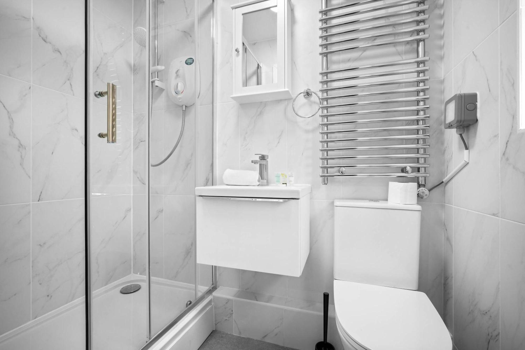 Luxury 3 Bedroom Apartment - Terrace - Near City Centre - Wifi - Smart Tv 1Mr Birmingam Exterior foto