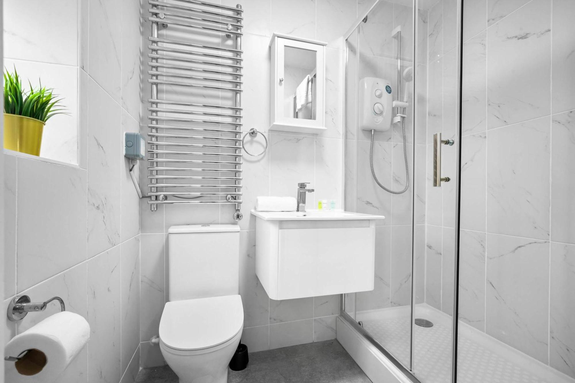 Luxury 3 Bedroom Apartment - Terrace - Near City Centre - Wifi - Smart Tv 1Mr Birmingam Exterior foto
